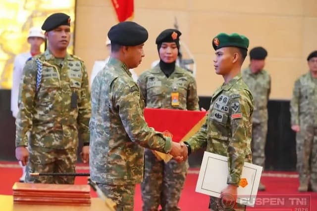 Panglima TNI Beri Kenaikan Pangkat Luar Biasa kepada Prajurit Peraih Juara Hafalan Al Quran Panglima TNI Beri Kenaikan Pangkat Luar Biasa kepada Prajurit Peraih Juara Hafalan Al Quran