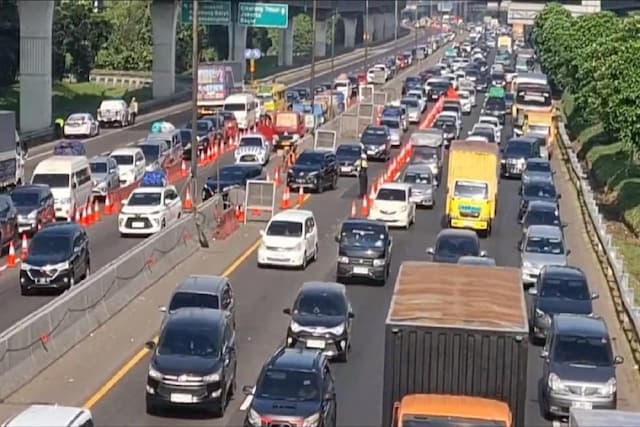 Puncak Arus Balik 2026 Gelombang II, Contraflow Diberlakukan di Tol Japek Pagi Ini Puncak Arus Balik 2026 Gelombang II, Contraflow Diberlakukan di Tol Japek Pagi Ini