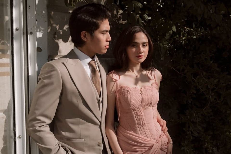 Syifa Hadju Pakai Kalung Rp170 Juta saat Pre-Wedding dengan El Rumi Syifa Hadju Pakai Kalung Rp170 Juta saat Pre-Wedding dengan El Rumi