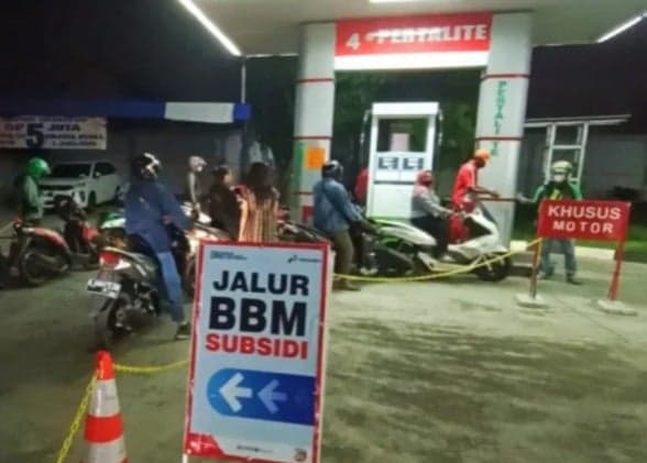 Bahaya Perang AS-Iran ke Kantong Warga RI: Harga BBM hingga Bahan Pokok Naik di Depan Mata Bahaya Perang AS-Iran ke Kantong Warga RI: Harga BBM hingga Bahan Pokok Naik di Depan Mata