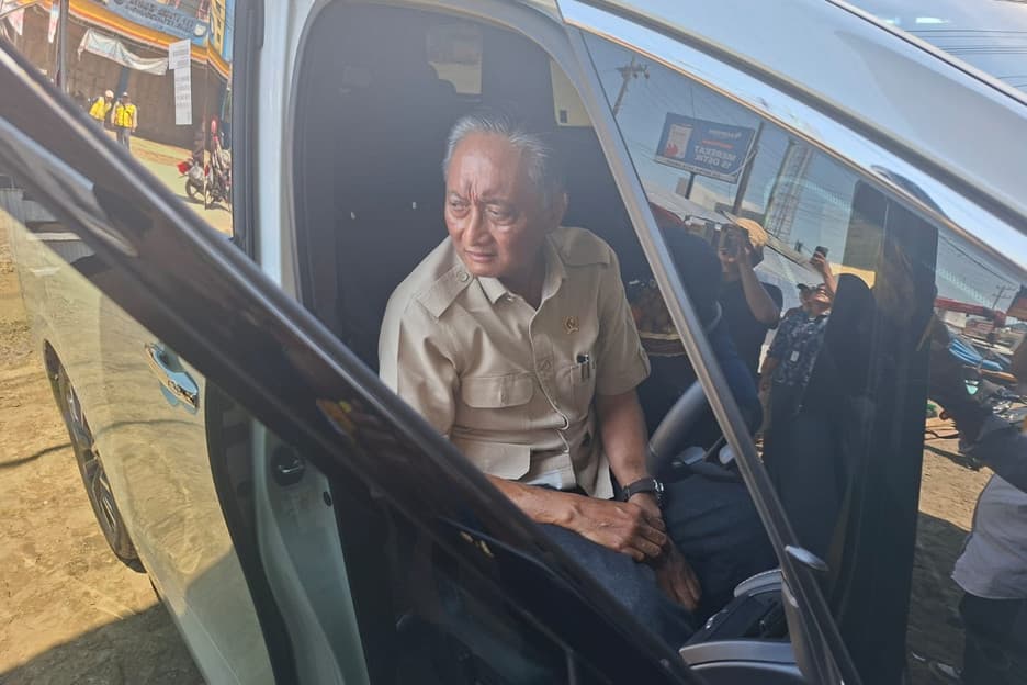 Nyetir Sendiri di Trans Jawa, Menteri PU Dody Hanggodo Puji Kualitas Jalan Tol Nyetir Sendiri di Trans Jawa, Menteri PU Dody Hanggodo Puji Kualitas Jalan Tol