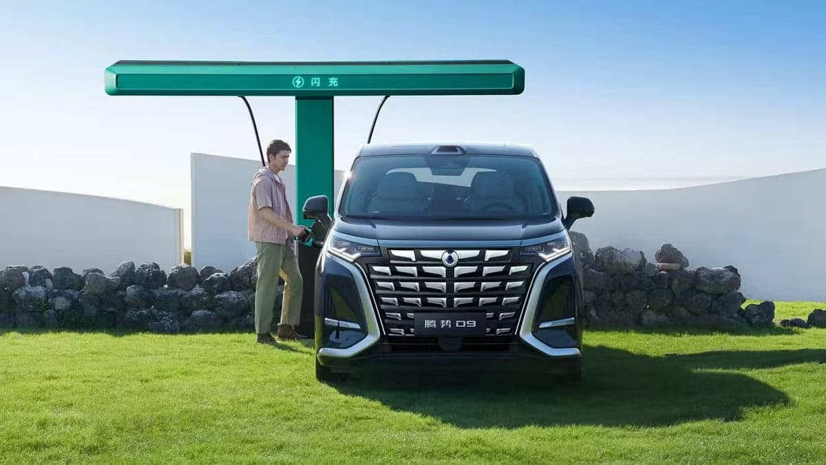 Gila! Isi Baterai cuma 5 Menit, BYD Denza D9 Gen-2 Siap Jegal Alphard dengan Harga Rp958 Jutaan Gila! Isi Baterai cuma 5 Menit, BYD Denza D9 Gen-2 Siap Jegal Alphard dengan Harga Rp958 Jutaan