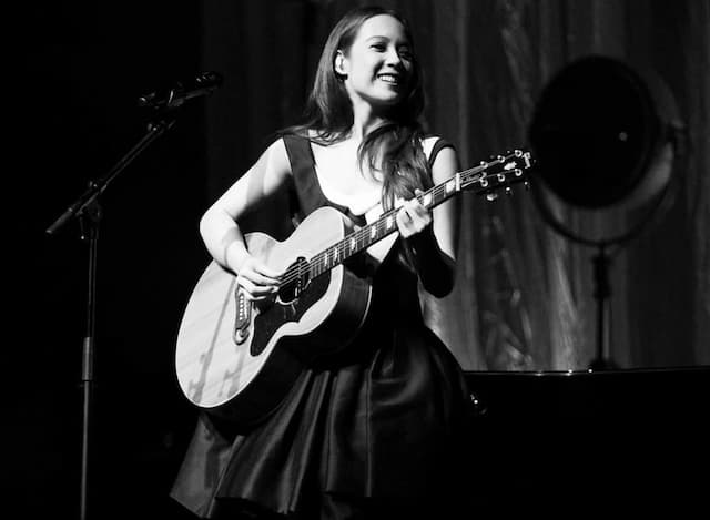 Konser Laufey di Jakarta Janjikan Malam Intim Penuh Emosi Konser Laufey di Jakarta Janjikan Malam Intim Penuh Emosi