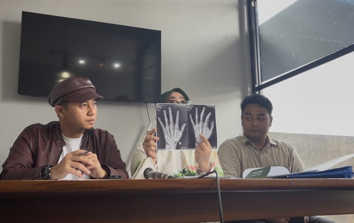 Siswa SMP di Gresik Diduga Tertembak Peluru Nyasar Latihan TNI AL, Operasinya Sempat Tertunda Siswa SMP di Gresik Diduga Tertembak Peluru Nyasar Latihan TNI AL, Operasinya Sempat Tertunda