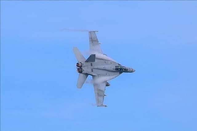 Iran Klaim Tembak Jatuh Jet Tempur AS di Selat Hormuz, Amerika Langsung Menyangkal Iran Klaim Tembak Jatuh Jet Tempur AS di Selat Hormuz, Amerika Langsung Menyangkal