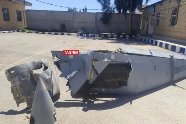 Perang Makin Kacau, Iran Tembak Jatuh Drone Canggih China yang Diduga Dioperasikan Negara Arab Perang Makin Kacau, Iran Tembak Jatuh Drone Canggih China yang Diduga Dioperasikan Negara Arab