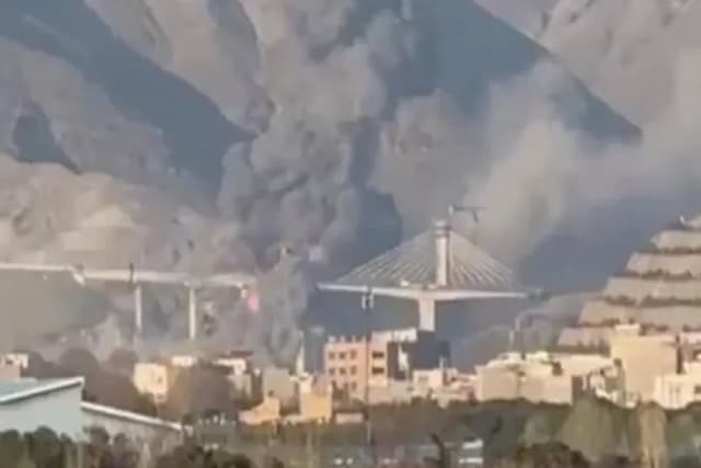 Teheran Bidik 8 Jembatan Teluk usai Jembatan Tertinggi Iran Dibom AS Teheran Bidik 8 Jembatan Teluk usai Jembatan Tertinggi Iran Dibom AS