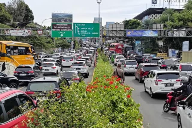 Libur Panjang Akhir Pekan, Jalur ke Puncak Bogor Ditutup Siang Ini Libur Panjang Akhir Pekan, Jalur ke Puncak Bogor Ditutup Siang Ini