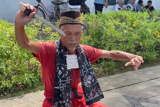 Di Tengah Cosplayer Kolonial, Sosok Si Pitung Hidupkan Budaya Betawi di Kota Tua Di Tengah Cosplayer Kolonial, Sosok Si Pitung Hidupkan Budaya Betawi di Kota Tua