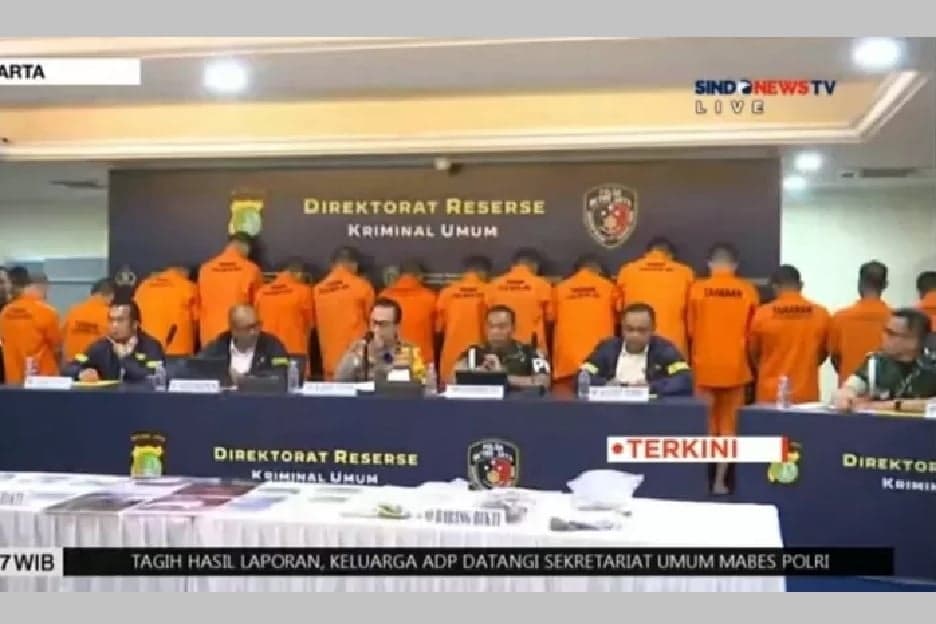 3 Oknum Anggota TNI Jalani Sidang Perdana Kasus Penculikan dan Pembunuhan Kacab Bank 3 Oknum Anggota TNI Jalani Sidang Perdana Kasus Penculikan dan Pembunuhan Kacab Bank