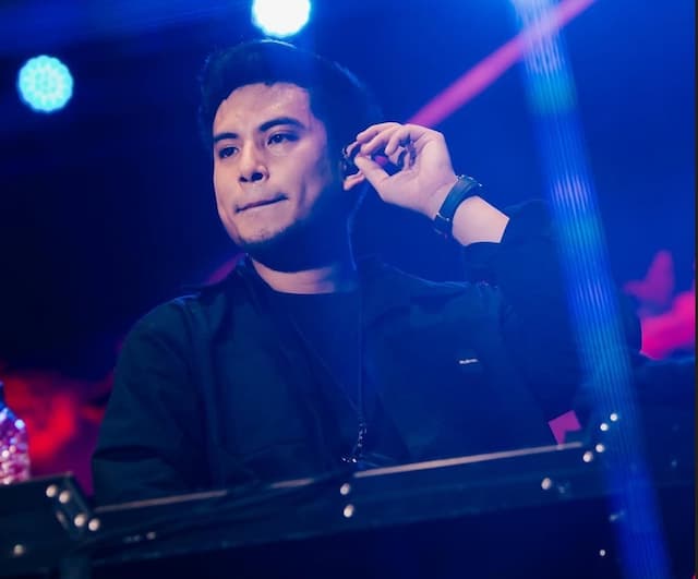 Polemik Rachel Vennya vs Okin Memanas, Nafkah Anak Diduga Tak Dibayar Sejak 2023 Polemik Rachel Vennya vs Okin Memanas, Nafkah Anak Diduga Tak Dibayar Sejak 2023