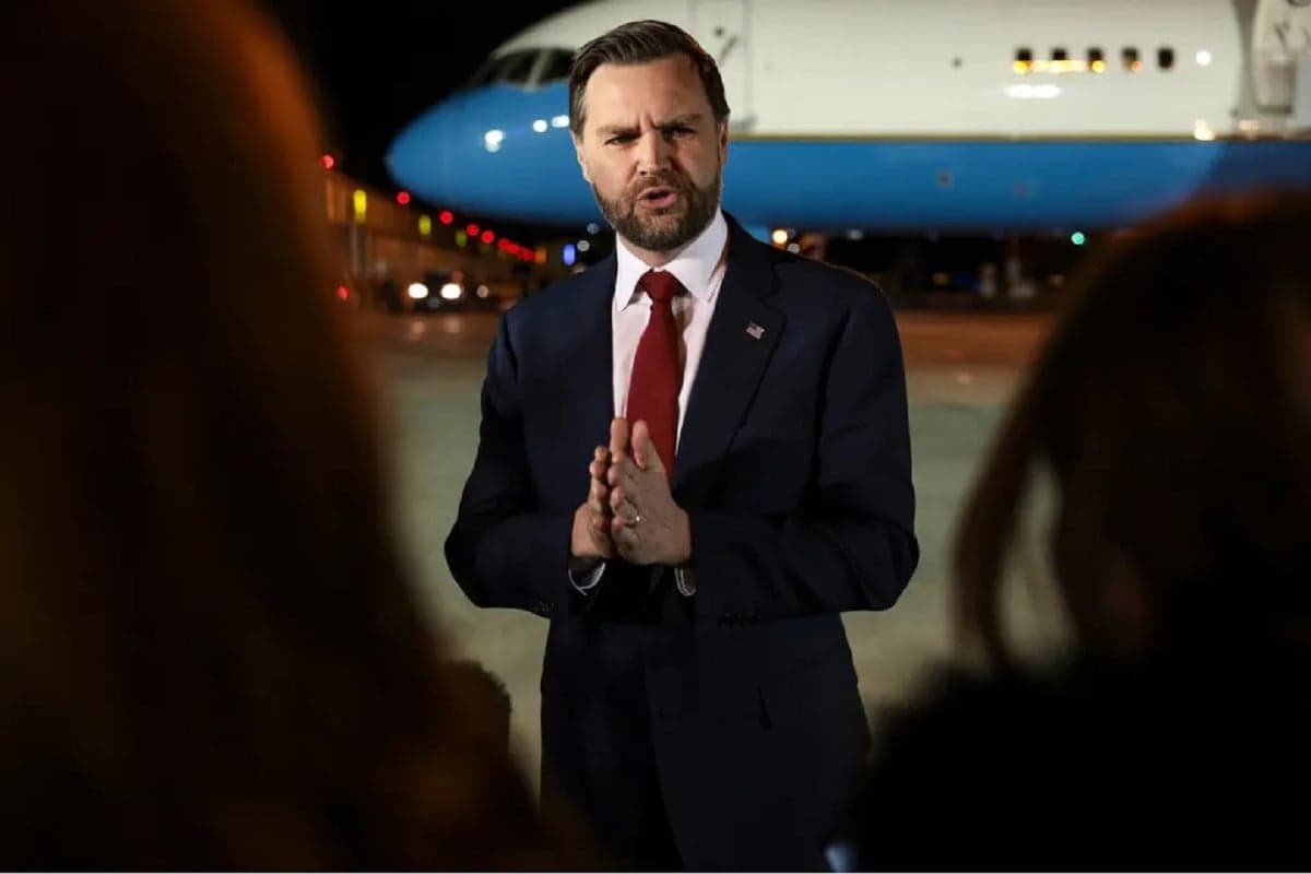 Wapres AS Sebut 10 Tuntutan Iran Sampah, Diduga Ditulis ChatGPT Wapres AS Sebut 10 Tuntutan Iran Sampah, Diduga Ditulis ChatGPT