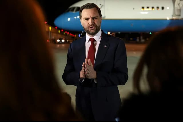 Wapres AS Sebut 10 Tuntutan Iran Sampah, Diduga Ditulis ChatGPT Wapres AS Sebut 10 Tuntutan Iran Sampah, Diduga Ditulis ChatGPT