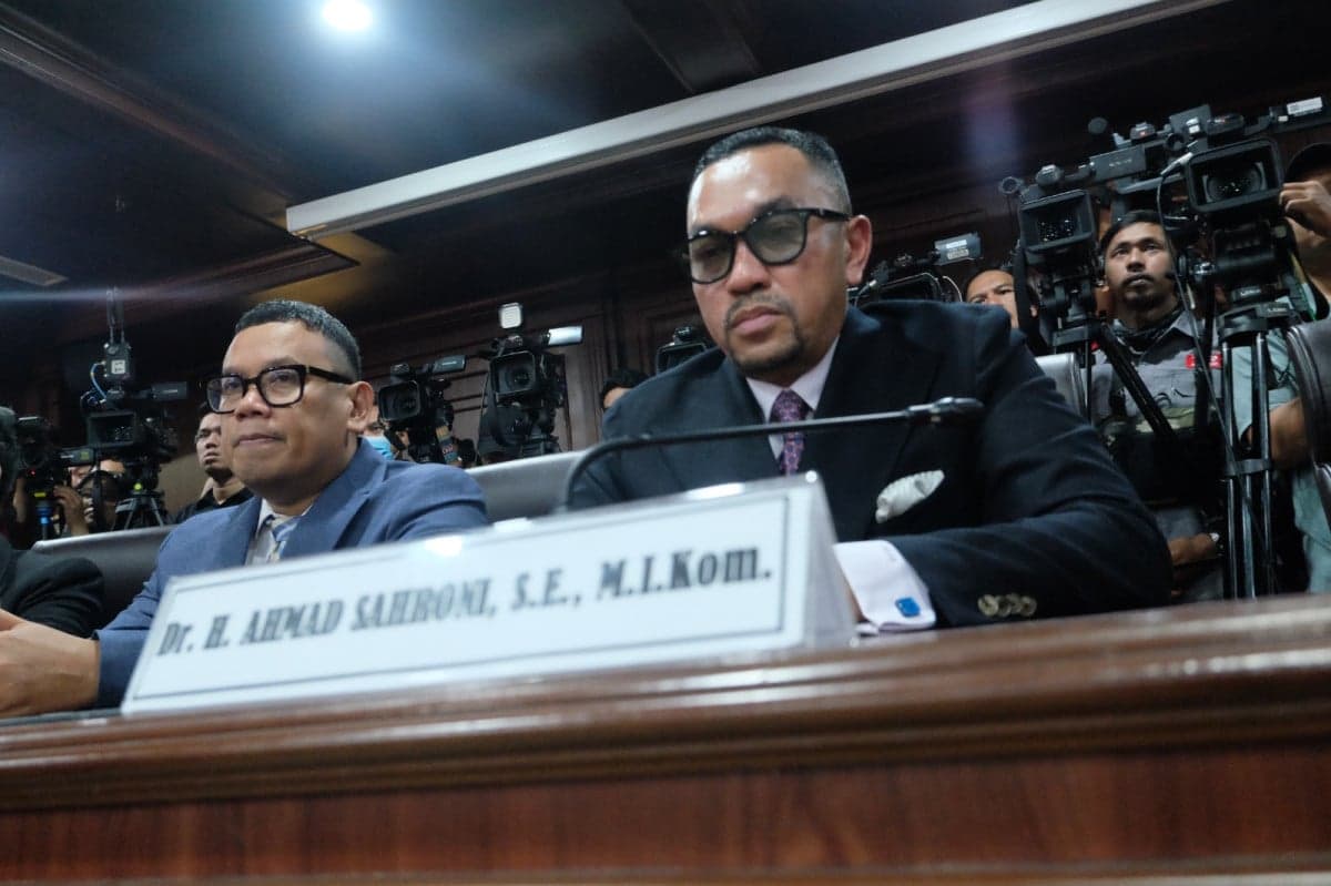 Ahmad Sahroni Lapor ke Polisi setelah Diperas Rp300 Juta dan Diancam Ahmad Sahroni Lapor ke Polisi setelah Diperas Rp300 Juta dan Diancam