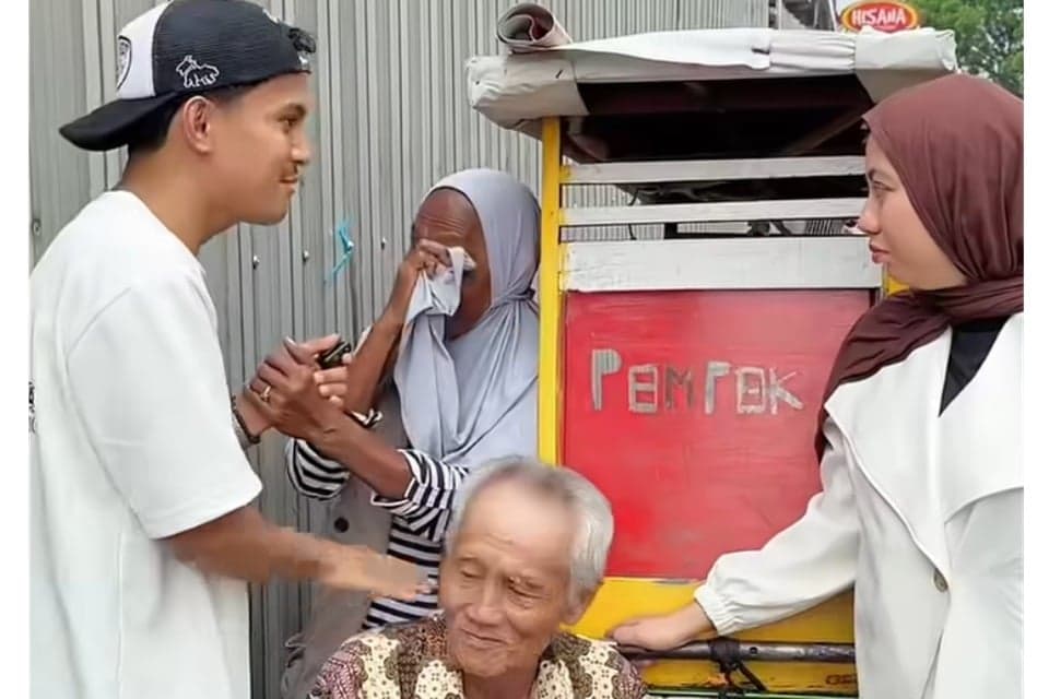 Aksi Milangusti Bantu Pedagang Kecil, Lewat Interaksi Sederhana Jadi Daya Tarik Aksi Milangusti Bantu Pedagang Kecil, Lewat Interaksi Sederhana Jadi Daya Tarik