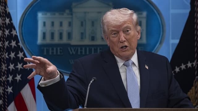 Jelang Perundingan dengan Iran, Trump: AS Memuat Kapal-kapal dengan Senjata Berjumlah Lebih Besar Jelang Perundingan dengan Iran, Trump: AS Memuat Kapal-kapal dengan Senjata Berjumlah Lebih Besar