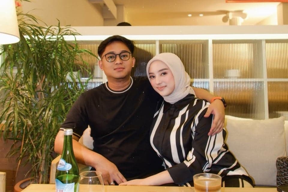 Doni Salmanan Resmi Bebas, Dinan Nurfajrina Sebut Perjalanan 4 Tahun Bak Mimpi Doni Salmanan Resmi Bebas, Dinan Nurfajrina Sebut Perjalanan 4 Tahun Bak Mimpi