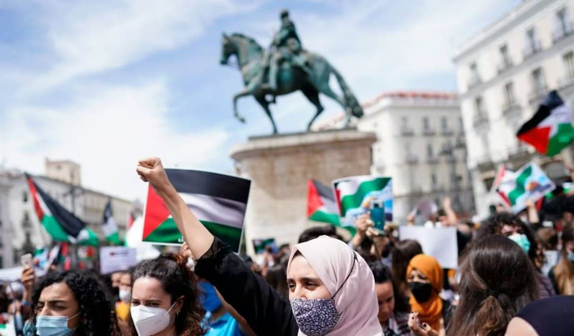 Bukan Negara Muslim, tapi Justru Dihukum Israel karena Kecam Kebrutalan Zionis Bukan Negara Muslim, tapi Justru Dihukum Israel karena Kecam Kebrutalan Zionis