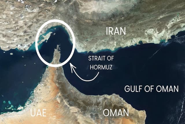 AS Klaim 2 Kapal Perangnya Lewati Selat Hormuz, tapi Disangkal Iran AS Klaim 2 Kapal Perangnya Lewati Selat Hormuz, tapi Disangkal Iran