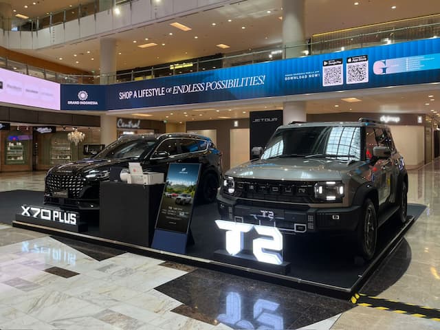 Monster Kebal Banjir Jetour T2 Turun Gunung Keliling Mal, Bikin Pengunjung Grand Indonesia Melongo! Monster Kebal Banjir Jetour T2 Turun Gunung Keliling Mal, Bikin Pengunjung Grand Indonesia Melongo!