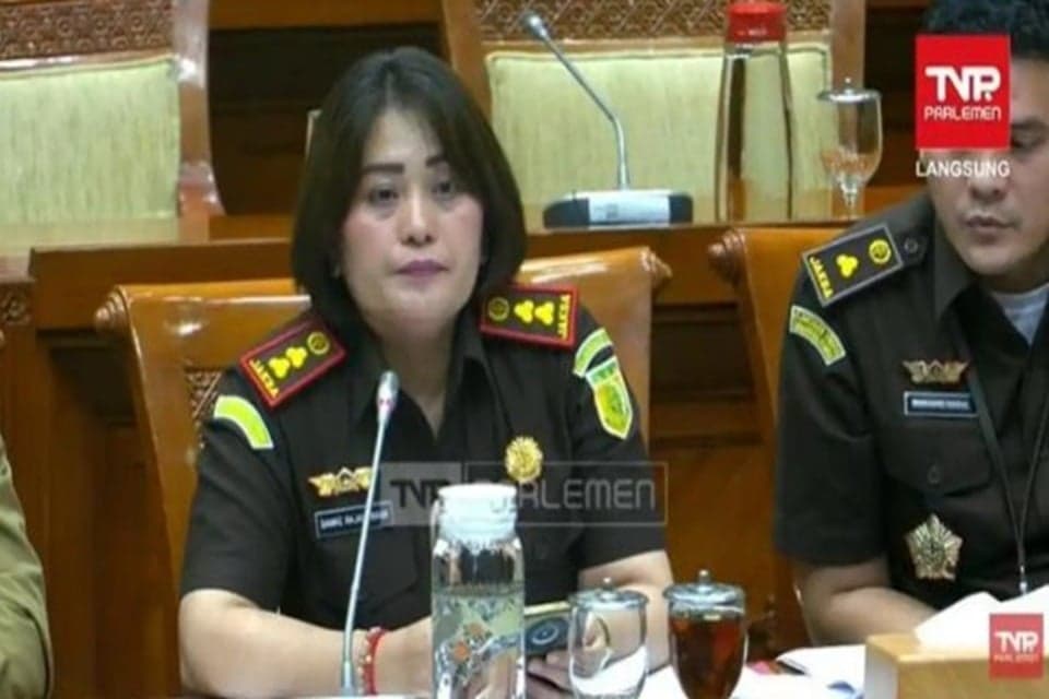 Jaksa Agung Copot Kajari Karo, Digantikan Edmond Novvery Purba Jaksa Agung Copot Kajari Karo, Digantikan Edmond Novvery Purba