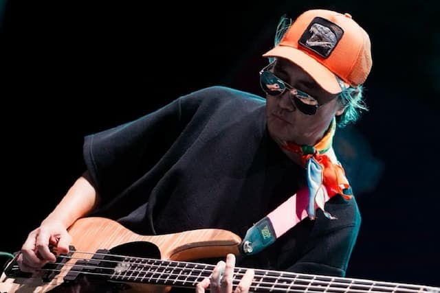 Profil Thomas Ramdhan, Bassist Gigi yang Kini Hengkang Profil Thomas Ramdhan, Bassist Gigi yang Kini Hengkang