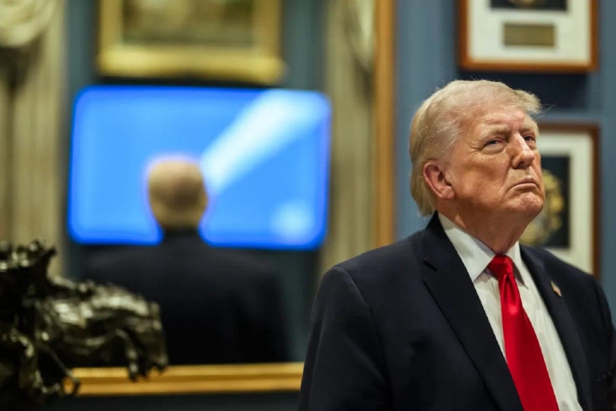 Trump Ancam Gebuk China dengan Tarif 50 Jika Kirim Senjata ke Iran Trump Ancam Gebuk China dengan Tarif 50 Jika Kirim Senjata ke Iran