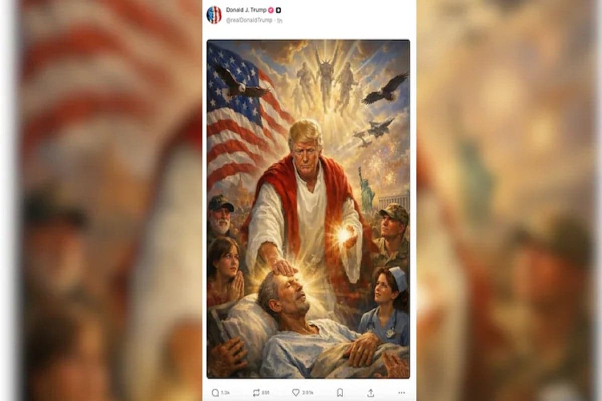 Trump Hapus Unggahan Gambar Dirinya sebagai Yesus setelah Tuai Kecaman Trump Hapus Unggahan Gambar Dirinya sebagai Yesus setelah Tuai Kecaman
