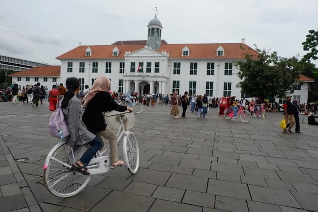 Pramono Sebut Wacana Trem di Kota Tua Perlu Kajian Mendalam Pramono Sebut Wacana Trem di Kota Tua Perlu Kajian Mendalam
