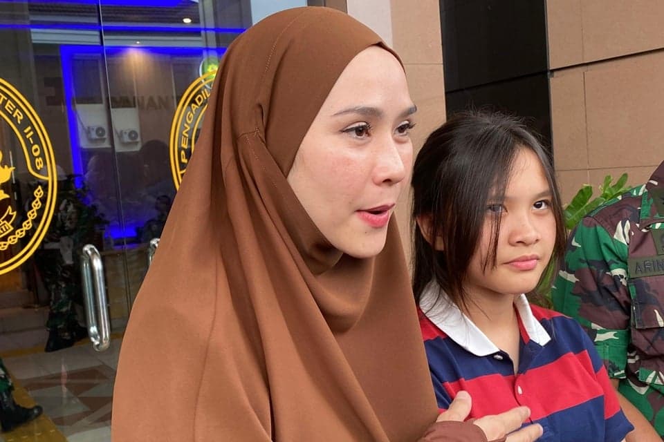 Anak Zaskia Adya Mecca Jadi Saksi Sidang Pemukulan Karyawan, Langsung Maafkan Terdakwa Anak Zaskia Adya Mecca Jadi Saksi Sidang Pemukulan Karyawan, Langsung Maafkan Terdakwa