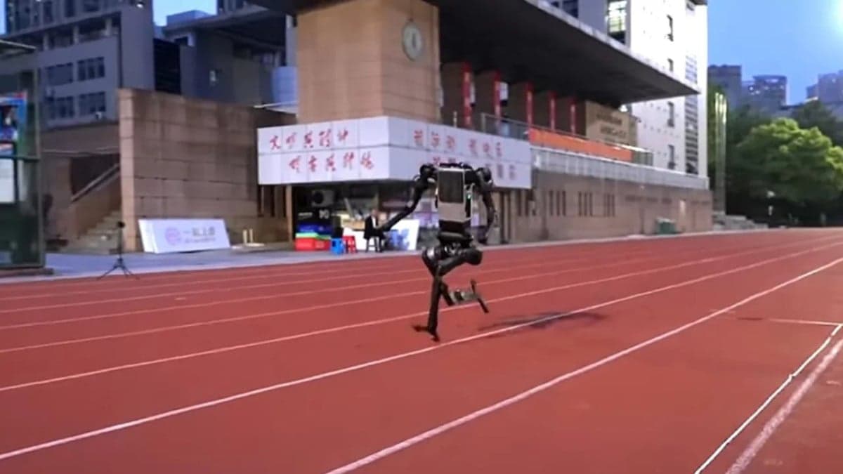 Robot H1 Buatan China Berlari secepat Usain Bolt Robot H1 Buatan China Berlari secepat Usain Bolt