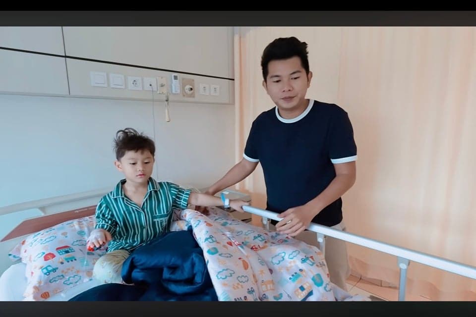 Bikin Lega! Abew Selesai Operasi, Malah Minta Es Krim Bikin Lega! Abew Selesai Operasi, Malah Minta Es Krim