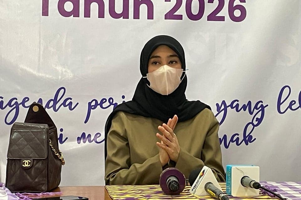 Clara Shinta Datangi Komnas PA, Ungkap Mantan Suami Tak Nafkahi Anaknya Clara Shinta Datangi Komnas PA, Ungkap Mantan Suami Tak Nafkahi Anaknya
