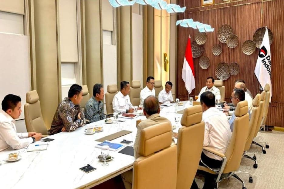 Prabowo Kumpulkan Menteri usai Lawatan Eropa, Bahas Pangan, Energi, hingga Pendidikan Prabowo Kumpulkan Menteri usai Lawatan Eropa, Bahas Pangan, Energi, hingga Pendidikan