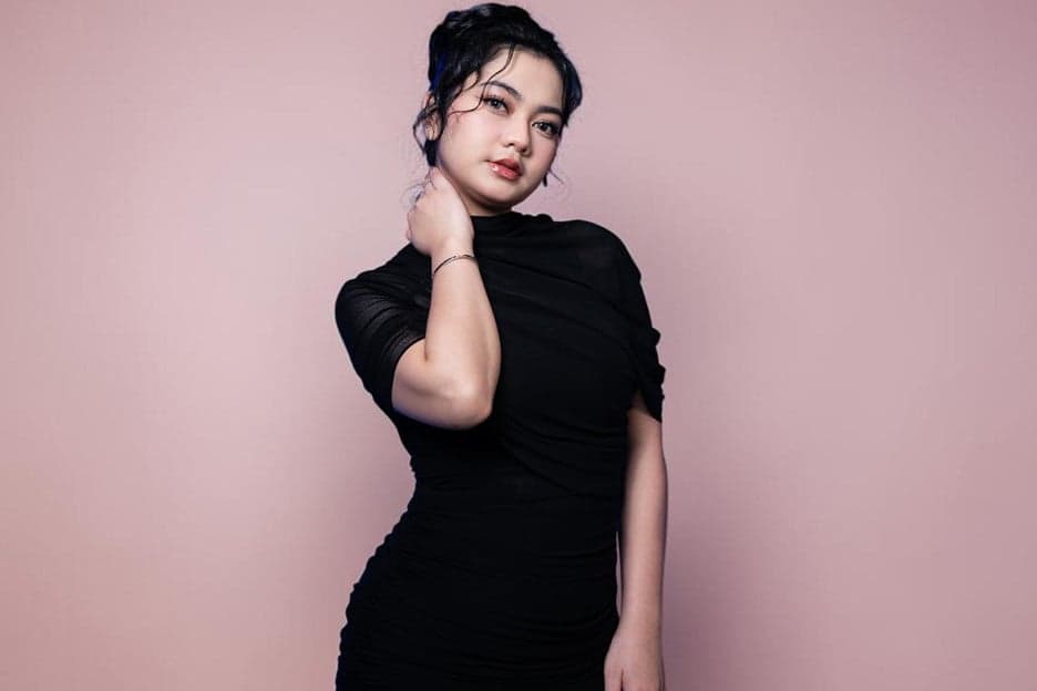 Perubahan Konten Ratu Aulia, Netizen Soroti Kemungkinan Peluncuran Produk Fragrance Perubahan Konten Ratu Aulia, Netizen Soroti Kemungkinan Peluncuran Produk Fragrance