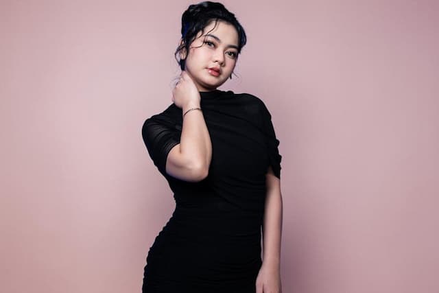 Perubahan Konten Ratu Aulia, Netizen Soroti Kemungkinan Peluncuran Produk Fragrance Perubahan Konten Ratu Aulia, Netizen Soroti Kemungkinan Peluncuran Produk Fragrance