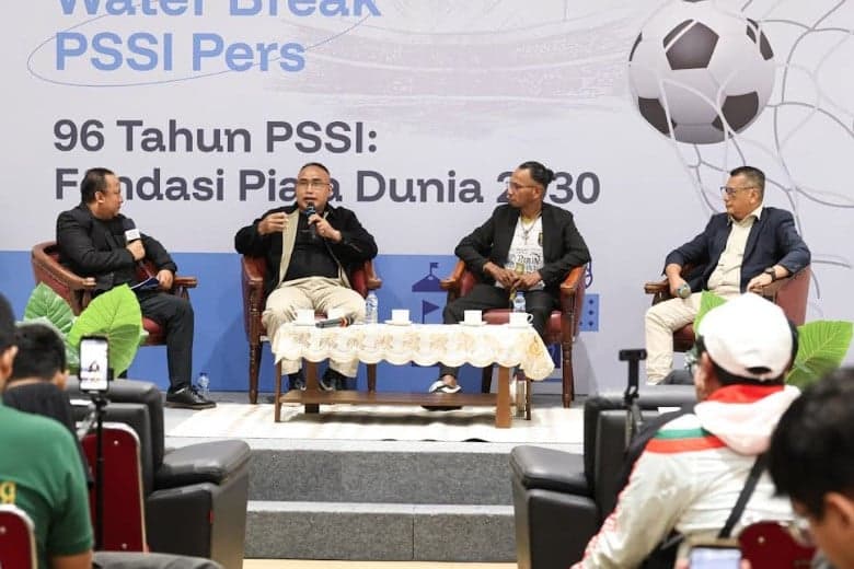 Jelang HUT ke-96 PSSI: Forum Water Break Tegaskan Target Realistis Menuju Piala Dunia 2030 Jelang HUT ke-96 PSSI: Forum Water Break Tegaskan Target Realistis Menuju Piala Dunia 2030