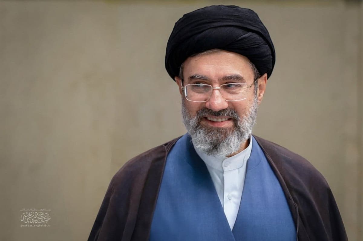 Motjaba Khamenei Puji Militer Iran karena Berani Melawan Agresor Motjaba Khamenei Puji Militer Iran karena Berani Melawan Agresor