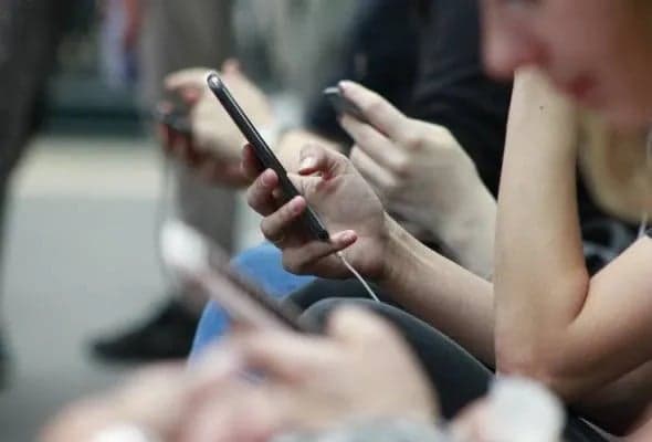Produksi Smartphone pada Q1 2026 Turun 41 Persen Produksi Smartphone pada Q1 2026 Turun 41 Persen