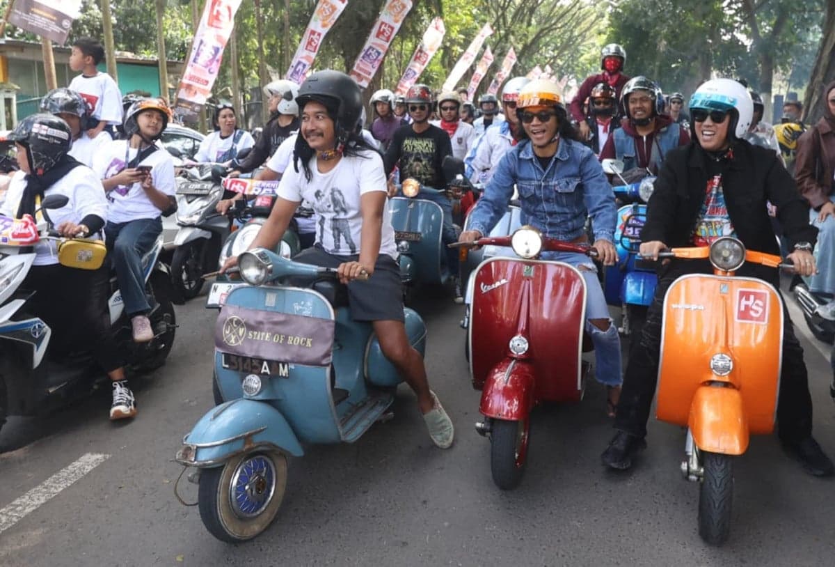 Jelang Konser HS Slank di Lapangan Rampal, Kaka Riding Keliling Kota Malang Jelang Konser HS Slank di Lapangan Rampal, Kaka Riding Keliling Kota Malang