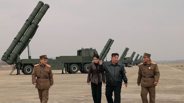 Kirim Sinyal Tolak Pertemuan Trump dan Xi Jinping, Korut Luncurkan Rudal Balistik Kirim Sinyal Tolak Pertemuan Trump dan Xi Jinping, Korut Luncurkan Rudal Balistik