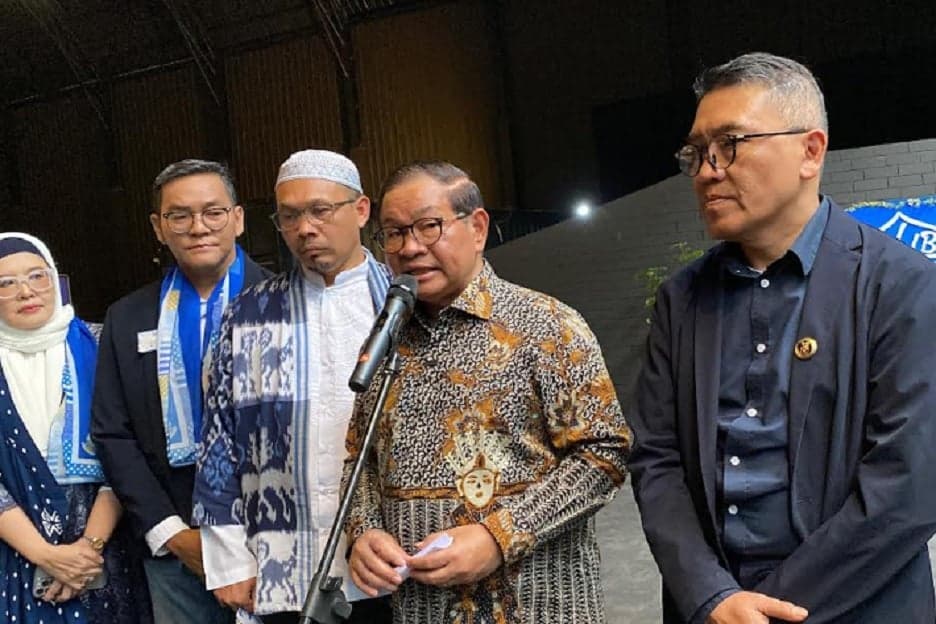 Pramono Anung Nyerah Diprotes ARMY dan Anaknya Akibat Maksa BTS Konser di Stadion JIS Pramono Anung Nyerah Diprotes ARMY dan Anaknya Akibat Maksa BTS Konser di Stadion JIS