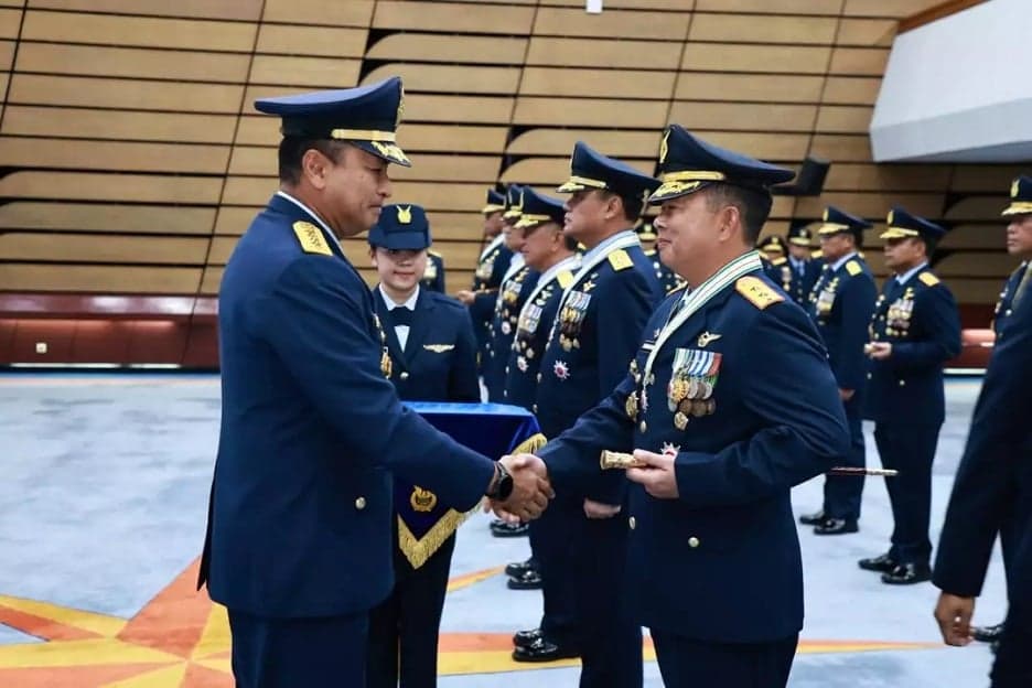 11 Pati TNI AU Terima Tanda Kehormatan Bintang Yudha Dharma Pratama, Ini Namanya 11 Pati TNI AU Terima Tanda Kehormatan Bintang Yudha Dharma Pratama, Ini Namanya
