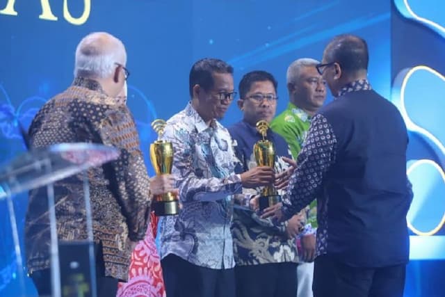 Internet Gratis untuk Desa, Pemprov Kaltim Raih Penghargaan Konektivitas Digital 2026 Internet Gratis untuk Desa, Pemprov Kaltim Raih Penghargaan Konektivitas Digital 2026