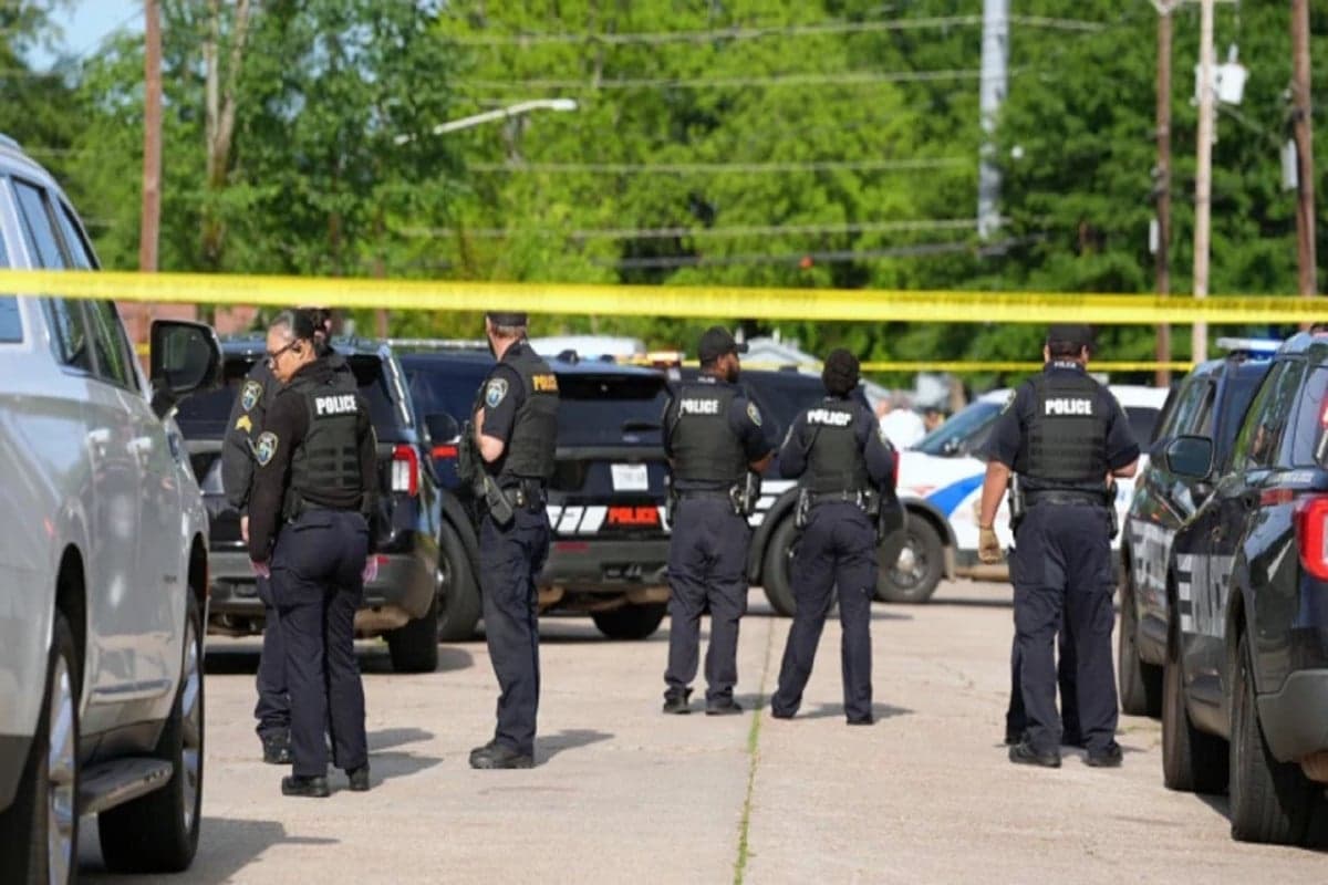 Penembakan Massal Guncang AS, 8 Bocah Tewas, Pelaku Juga Terbunuh Penembakan Massal Guncang AS, 8 Bocah Tewas, Pelaku Juga Terbunuh