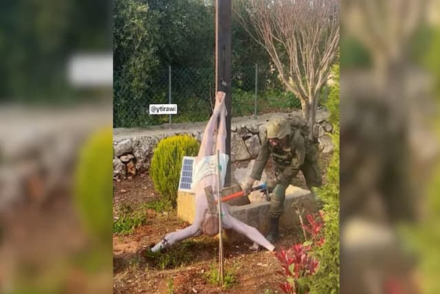 Viral Foto Tentara Israel Hantam Patung Yesus dengan Palu Godam, Ini Respons IDF Viral Foto Tentara Israel Hantam Patung Yesus dengan Palu Godam, Ini Respons IDF