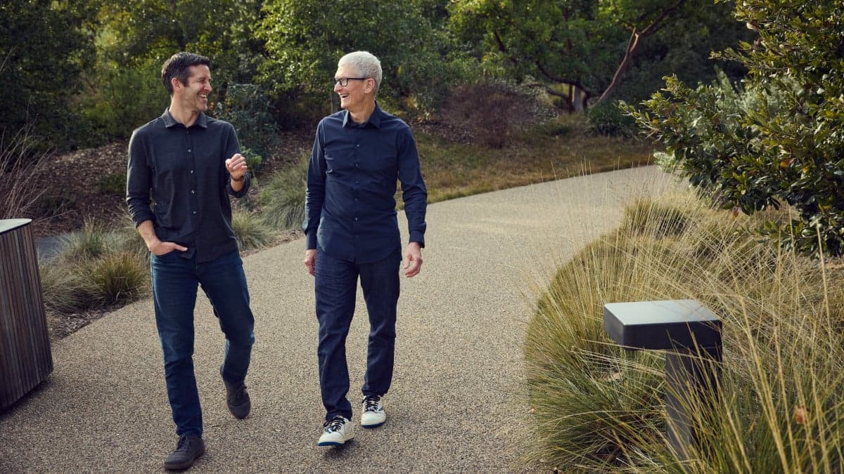 Siapa John Ternus, Bos Baru Apple Pengganti Tim Cook? Siapa John Ternus, Bos Baru Apple Pengganti Tim Cook?