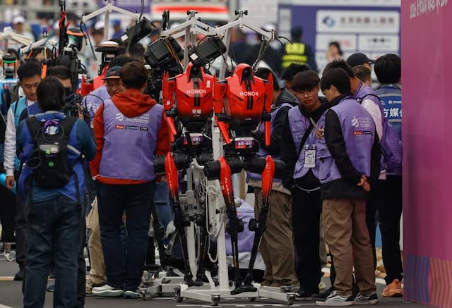 Robot China Finish Lomba Lari 21 Km, Kalahkan Rekor Dunia Manusia Robot China Finish Lomba Lari 21 Km, Kalahkan Rekor Dunia Manusia