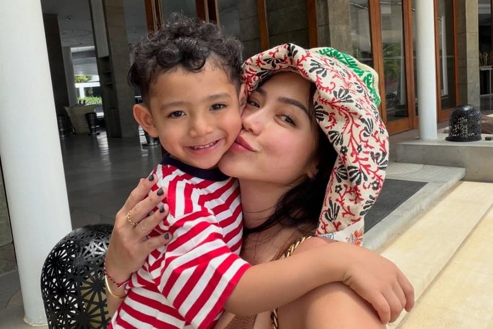 Jessica Iskandar Kaget Anaknya Ucapkan Kata Kasar Jessica Iskandar Kaget Anaknya Ucapkan Kata Kasar