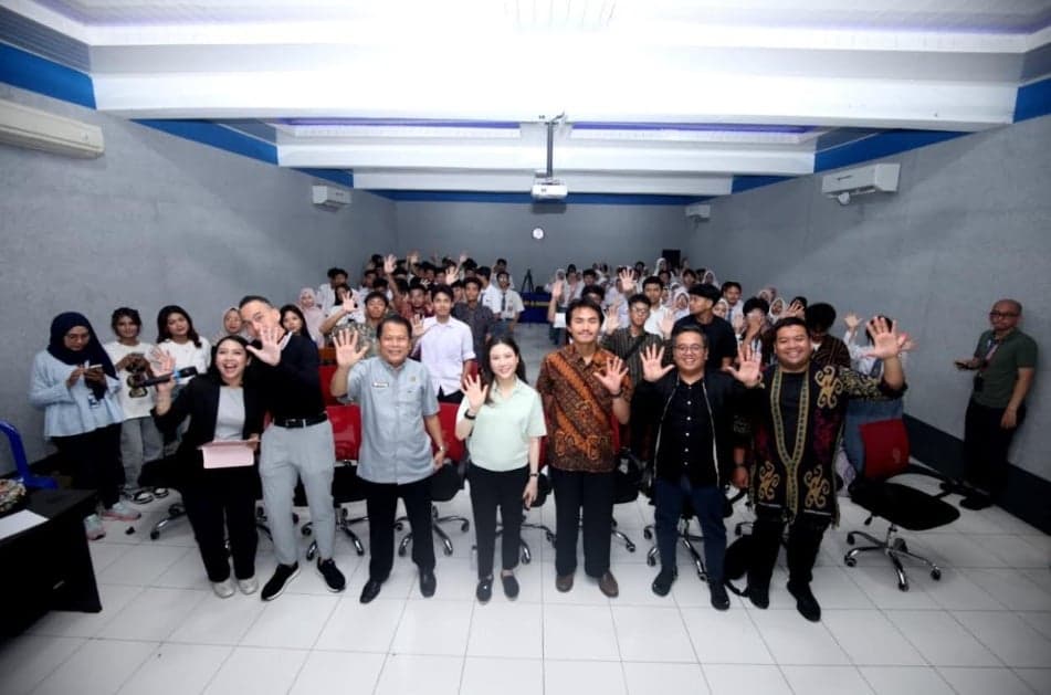 Okezone Gelar School Take Over di SMAN 55 Jakarta, Dorong Siswa Siap Hadapi Dunia Karier Okezone Gelar School Take Over di SMAN 55 Jakarta, Dorong Siswa Siap Hadapi Dunia Karier